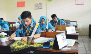 Pendidikan SMK Menyongsong Masa Depan dengan Keterampilan Praktis