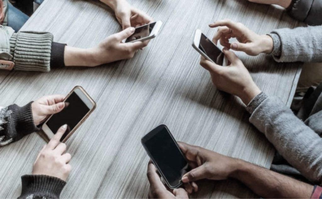 Politik Digital dan Peran Media Sosial dalam Dinamika Modern